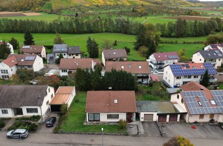 Ihr neues Zuhause: Charmantes Einfamilienhaus mit Gartenidylle und Garage!