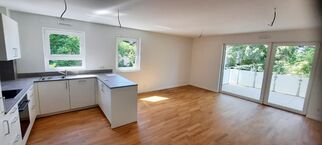Schöne 4-Zimmer-Wohnung mit Balkon, Carport und STP Schöne 4-Zimmer-Wohnung mit Balkon, Carport und STP