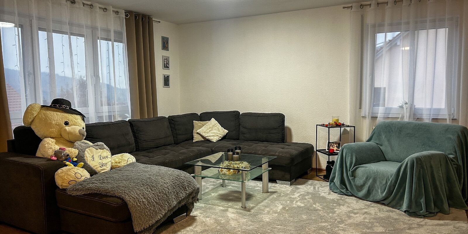 Lichtdurchflutete Zweizimmerwohnung mit Balkon und offener Küche