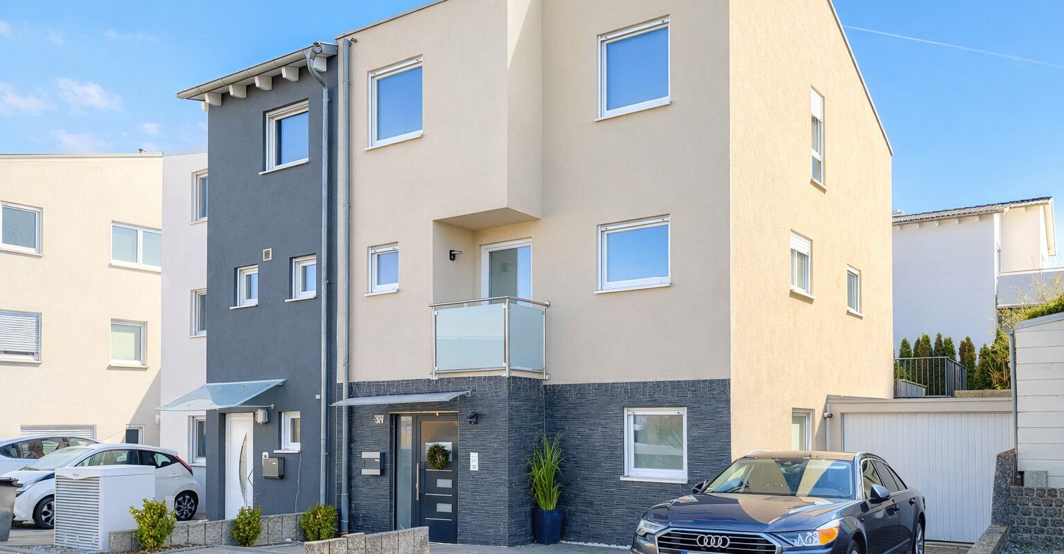 Stilvolles Wohnen in Bestlage -
Moderne Doppelhaushälfte für jeden Anspruch