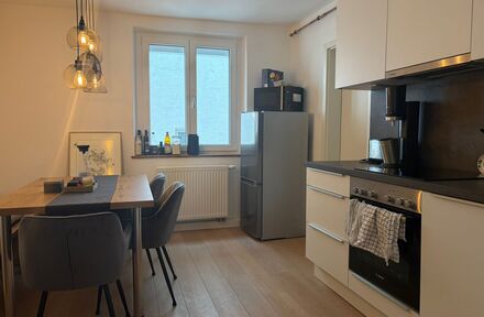 Gepflegte 2,5-Zimmer-Wohnung in Stgt-West inkl. EBK und STP!