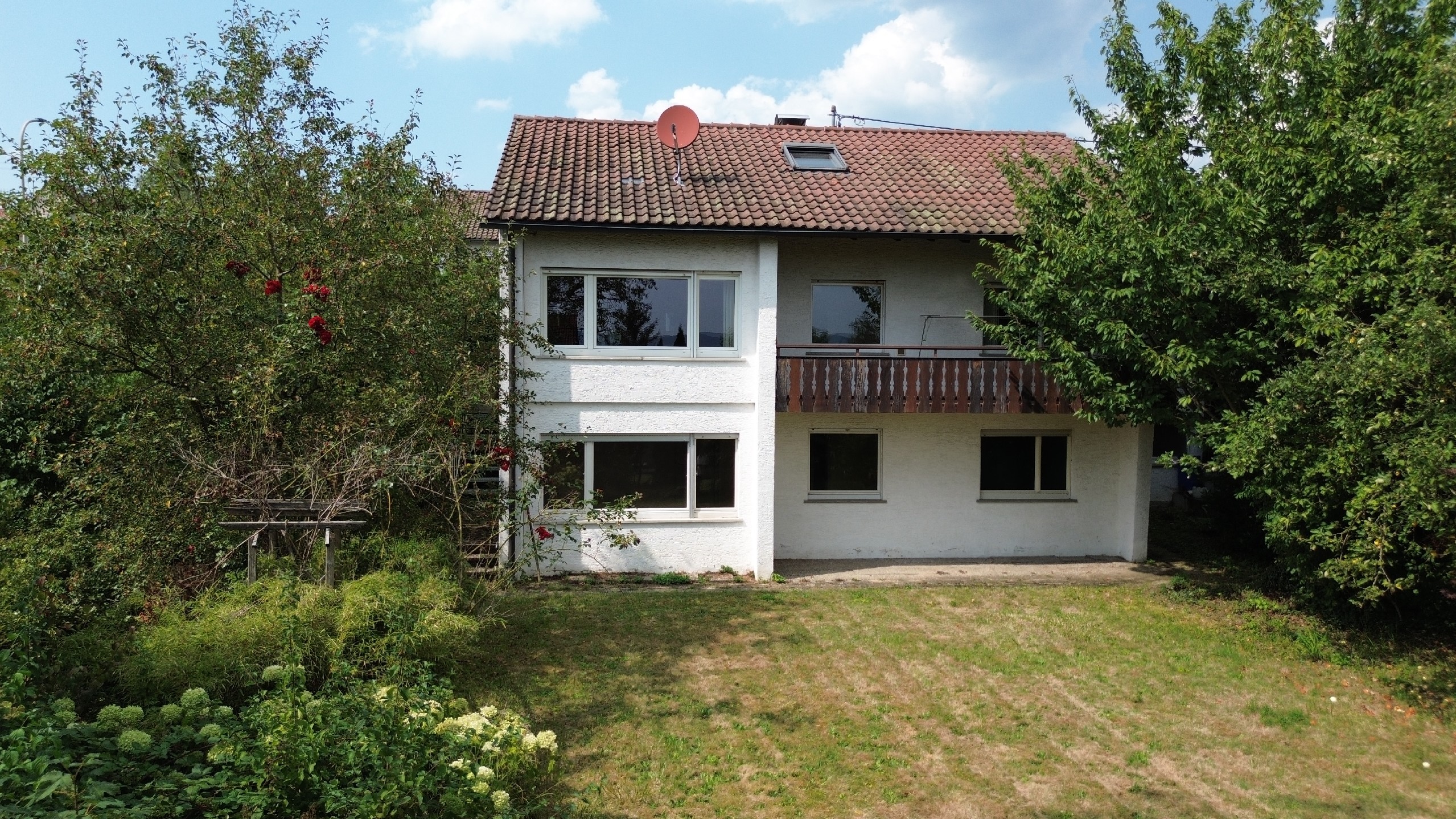 Freistehendes Zweifamilienhaus in schöner Lage in Backnang